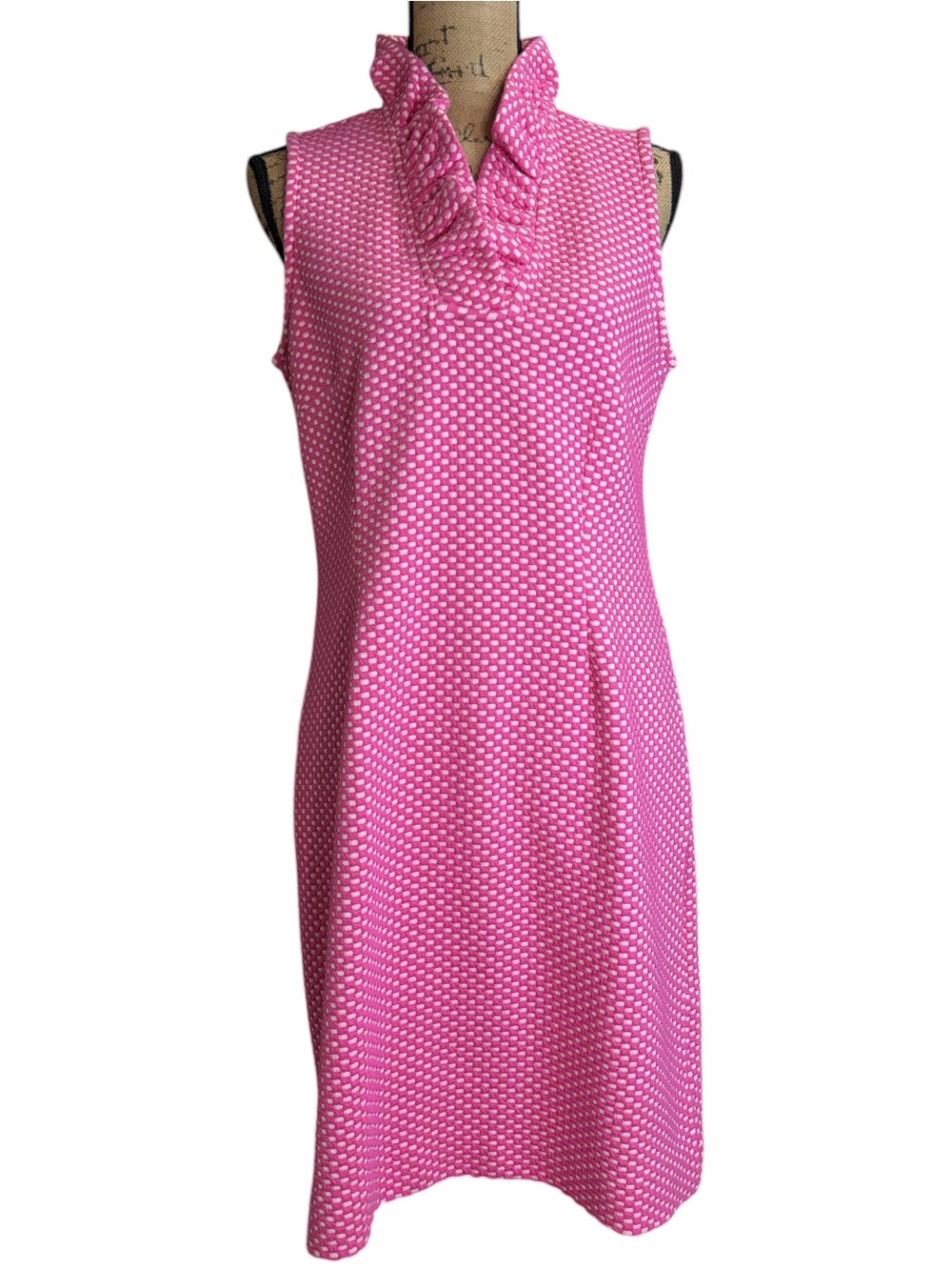 Tyler Boe Pink Textured Shift Dress. EC. Size medium